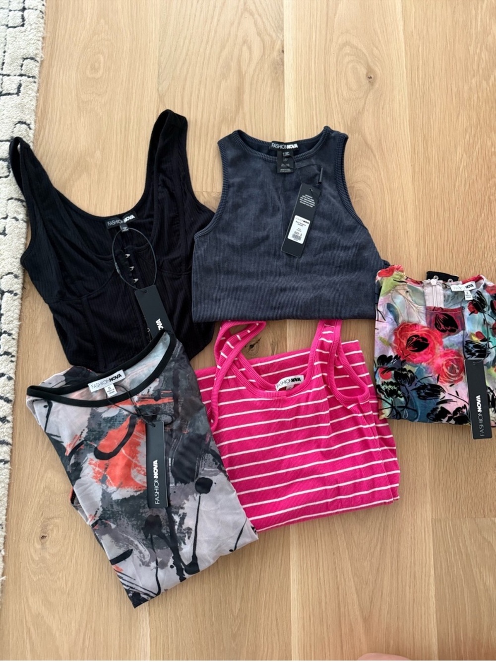Fashion Nova sz Small top shirt lot